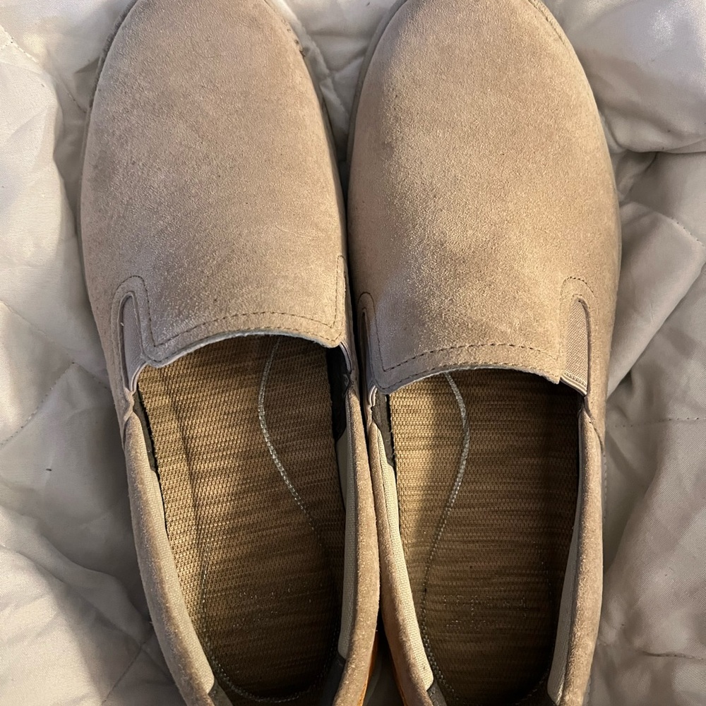 Dansko size 10 women’s slip on shoes. Excellent used condition.